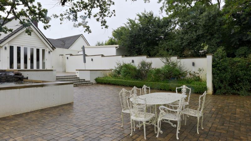 Garden terrace with outdoor dining