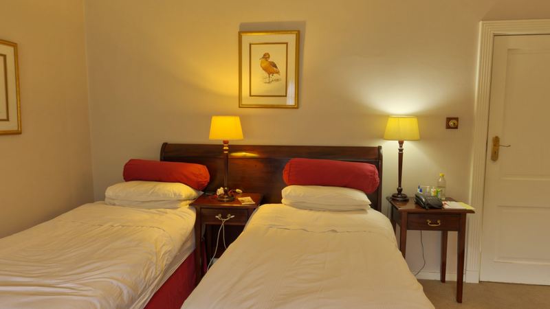 Twin bedroom